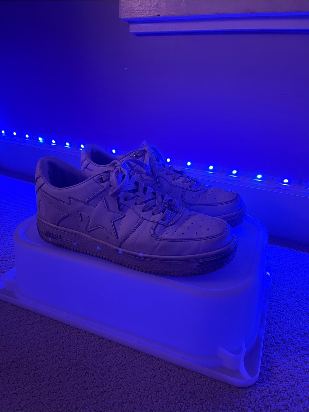 Bapestas white Mens size 10 (READ DESC PLZ)